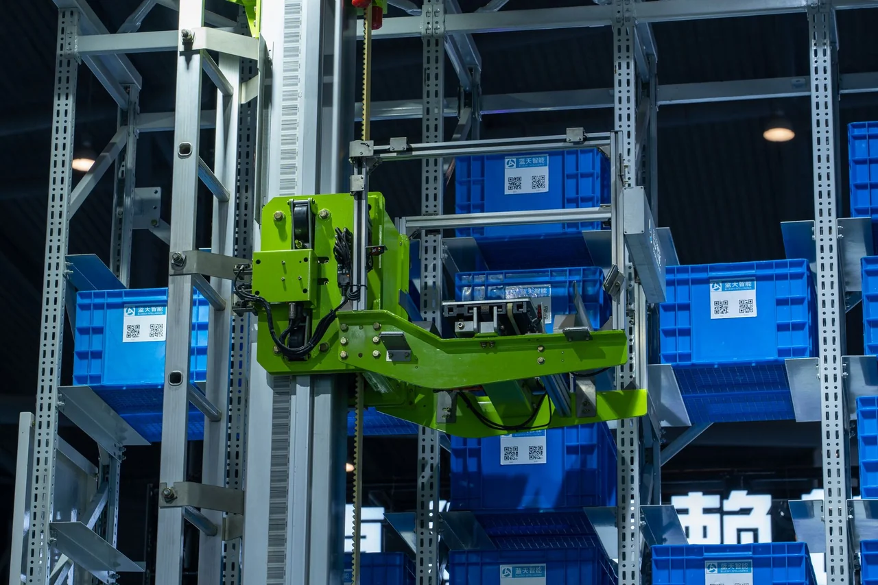 Vertical IDP Logistics Automation