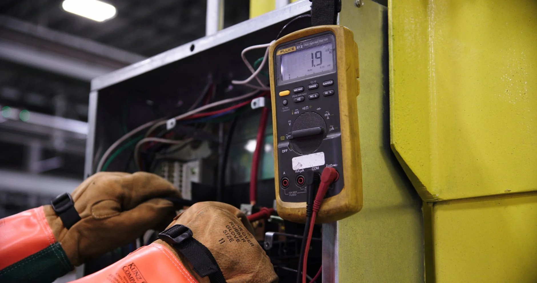 Ngành Electrical Contracting